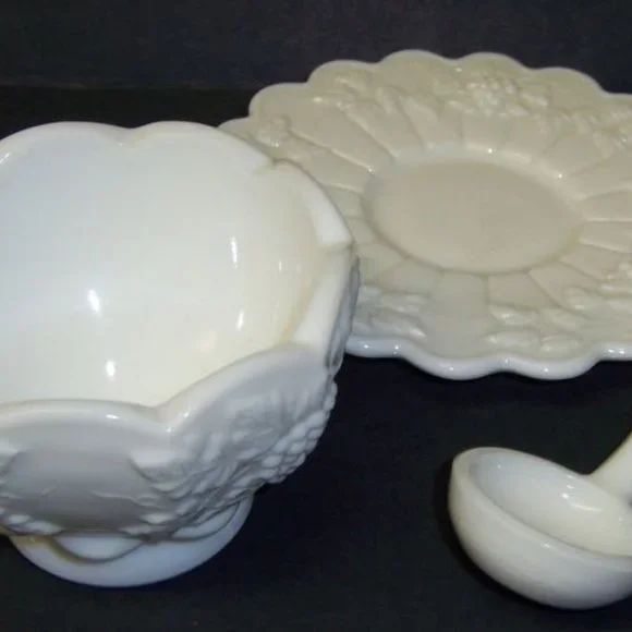 Westmoreland Milk Glass PANELED GRAPE 3-Piece Mayonnaise Set - Picture 3 of 3